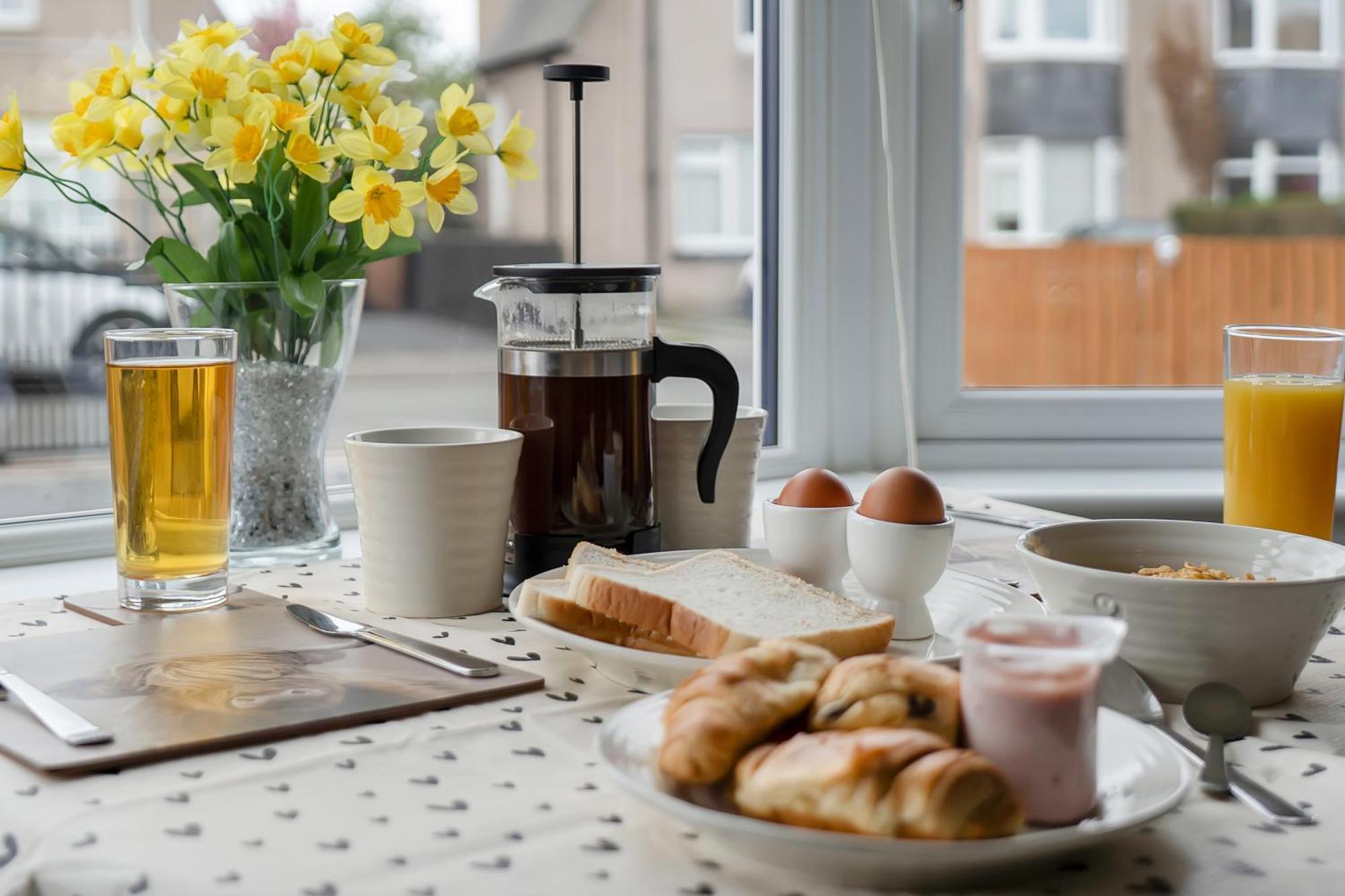 Crewe - Modern 2 Bedroom, Free Private Parking And Garden Appartement